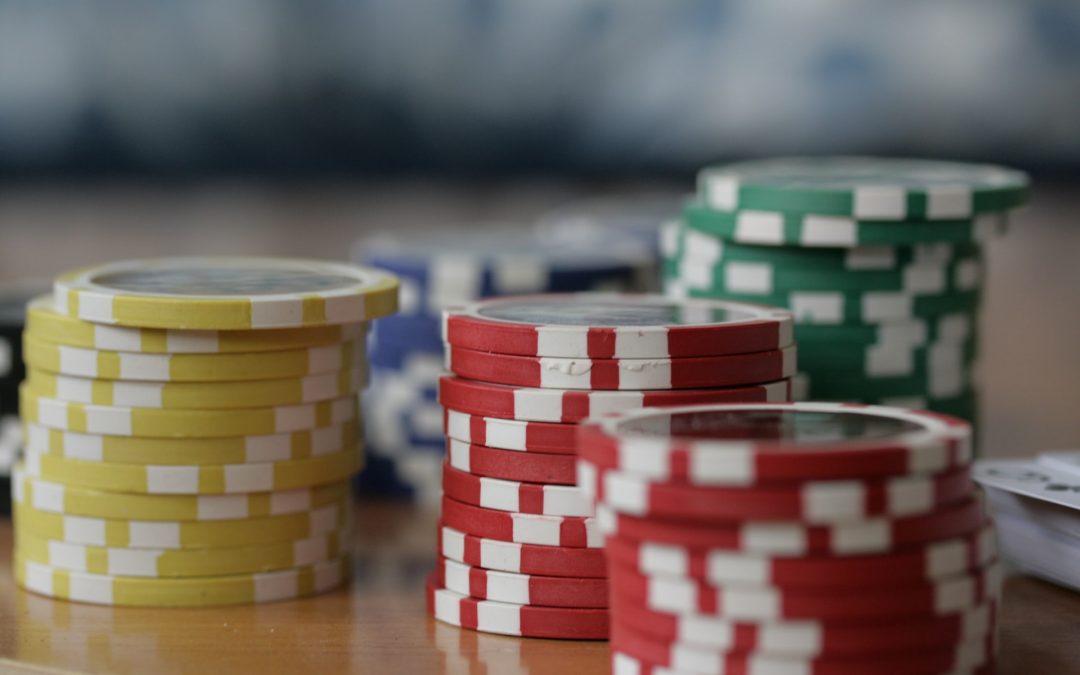 6 Key Differences Between Poker and Baccarat